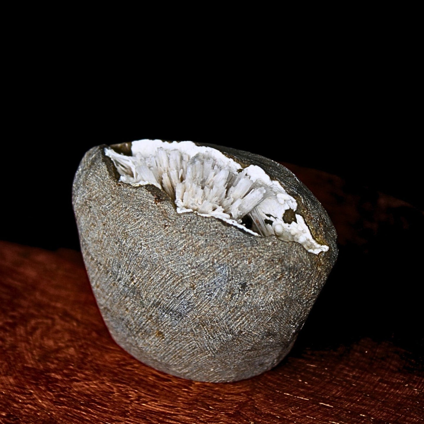 115g Scolecite Geode Natural Radiating Crystal Mineral India