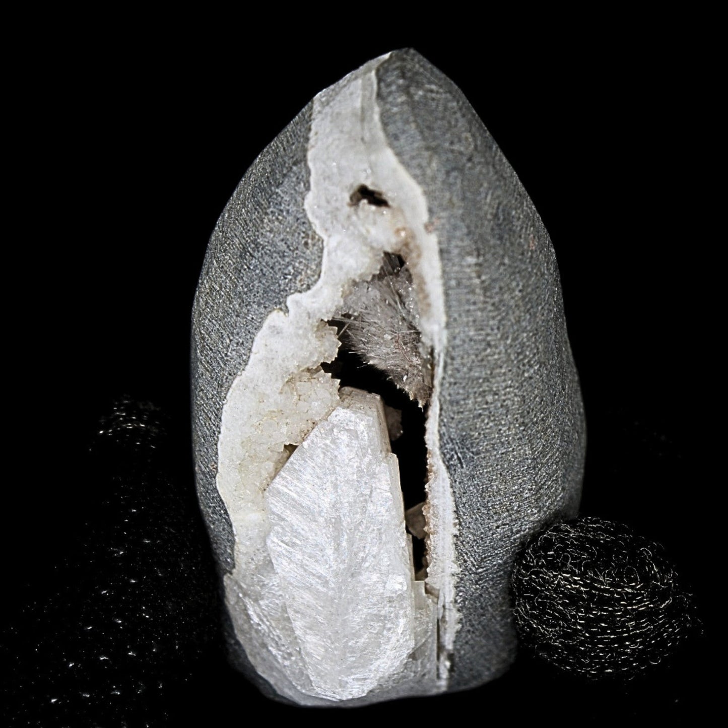 Scolecite Geode 155g 7x5cm Natural Healing Crystal India Mineral Gift