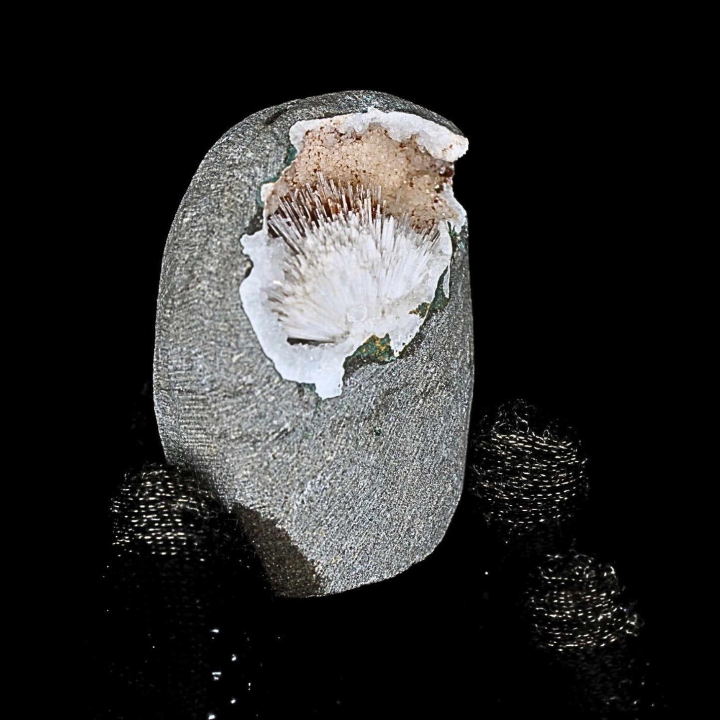 145g Scolecite Geode Radiating Crystal Mineral Specimen from India