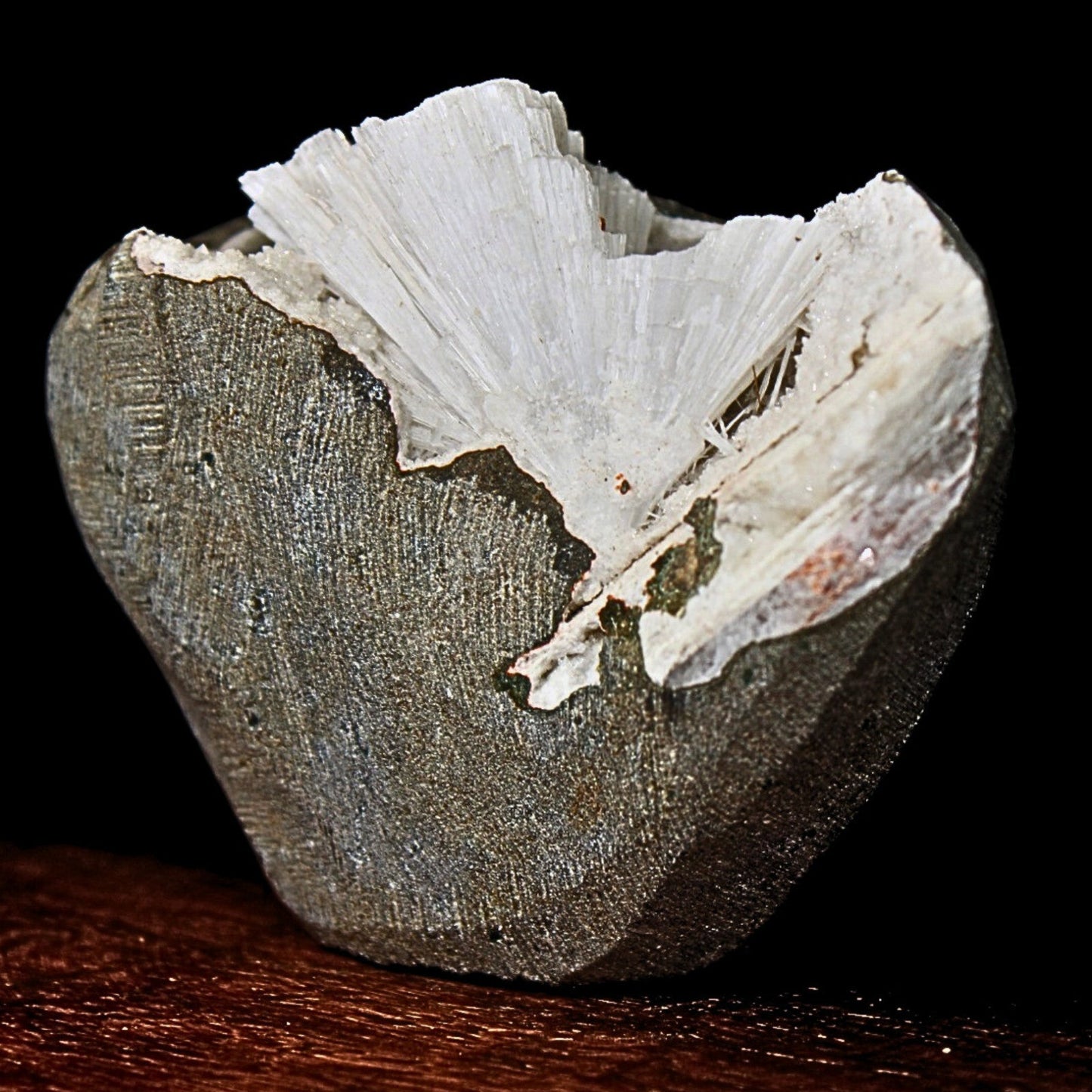 Scolecite Geode 176g Natural Radiating Needle Crystal Healing Stone India