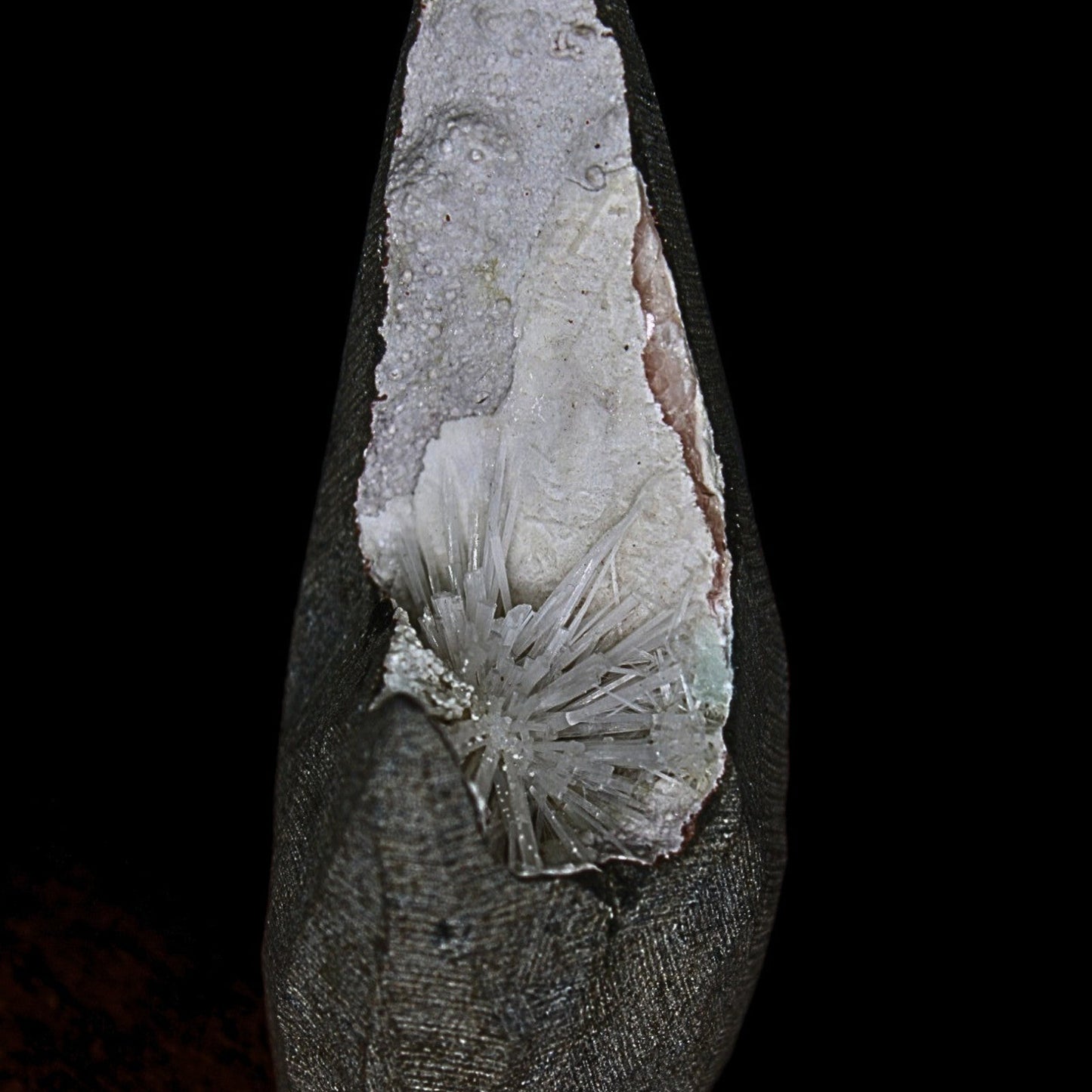 Scolecite Geode 110g 7x4cm Natural Calming Reiki Stone for Third Eye Chakra