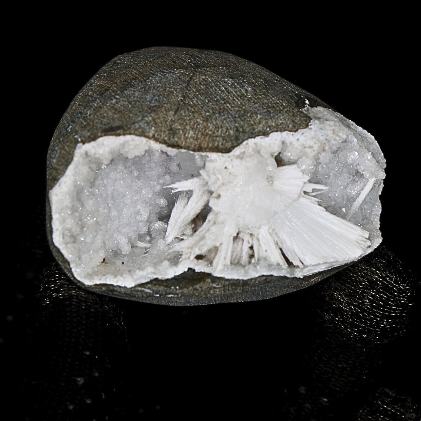 Scolecite Geode 148g 6x5cm Natural Calm Energy Stone for Chakra & Reiki