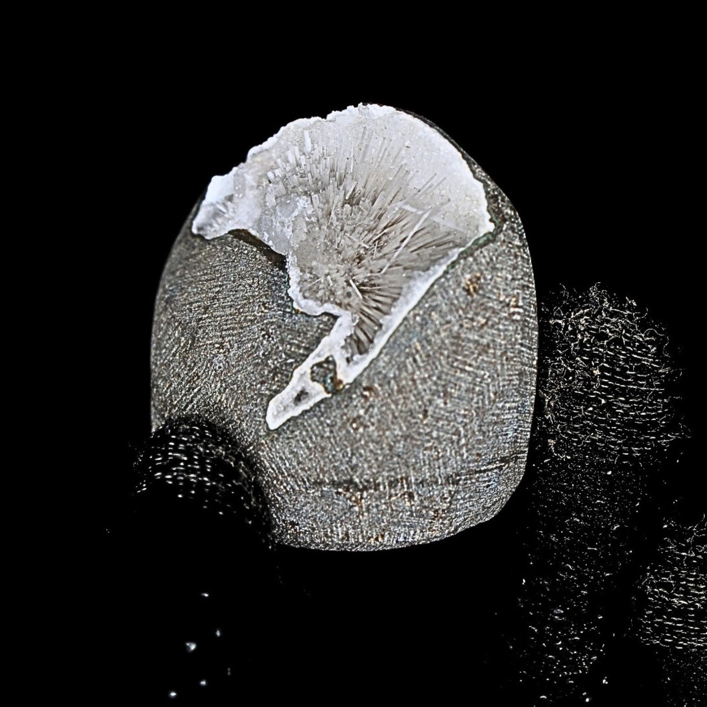 Natural Scolecite Geode 85g Raw Healing Crystal Mineral Specimen