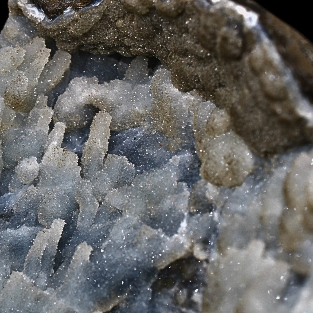 Chalcedony Geode Healing Cluster 4.64 lbs 19x13 cm Natural Crystal Specimen