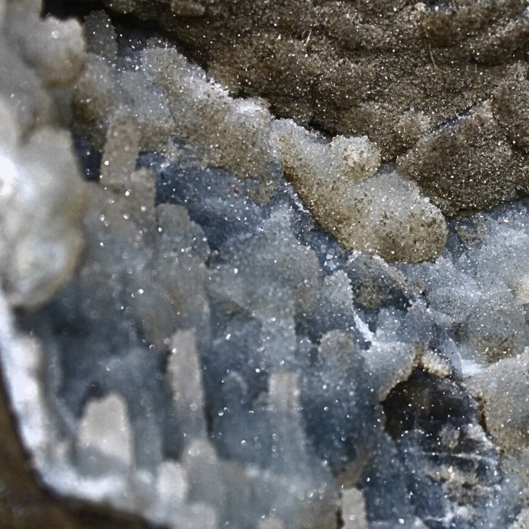 Chalcedony Geode Healing Cluster 4.64 lbs 19x13 cm Natural Crystal Specimen