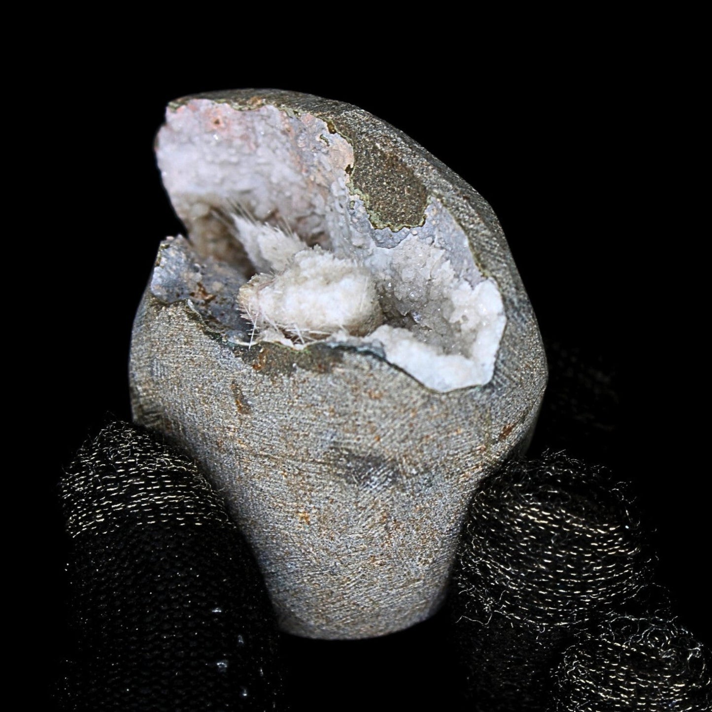 Scolecite Geode 118g Natural Reiki Stone for Calm Meditation Energy