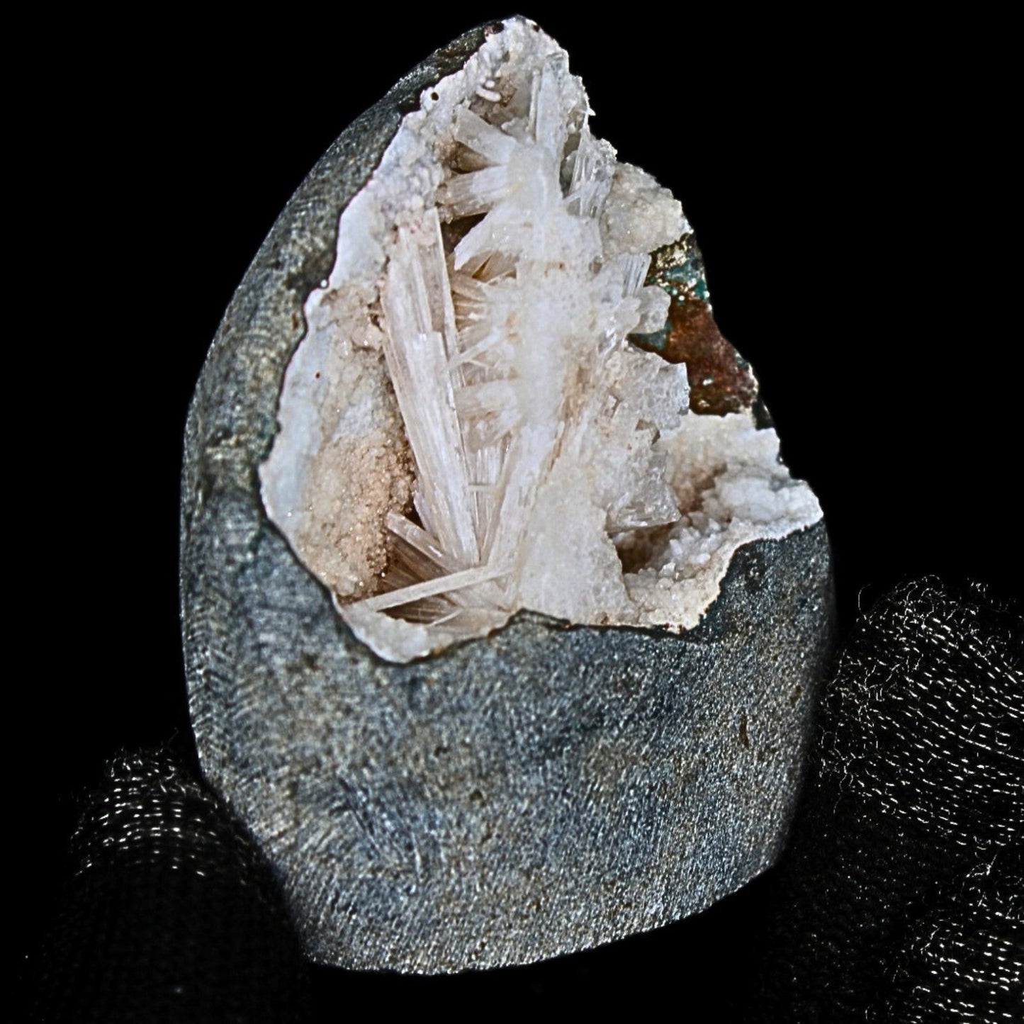 130g Scolecite Geode Natural Crystal Cluster Mineral Specimen 6x5cm India