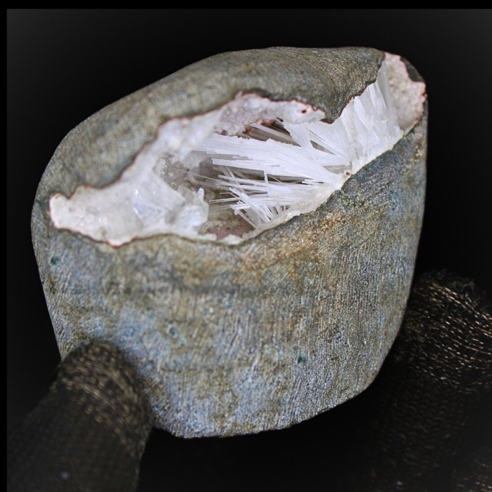 Scolecite Geode Cluster 6x5cm Natural Healing Crystal for Peace Meditation 164g