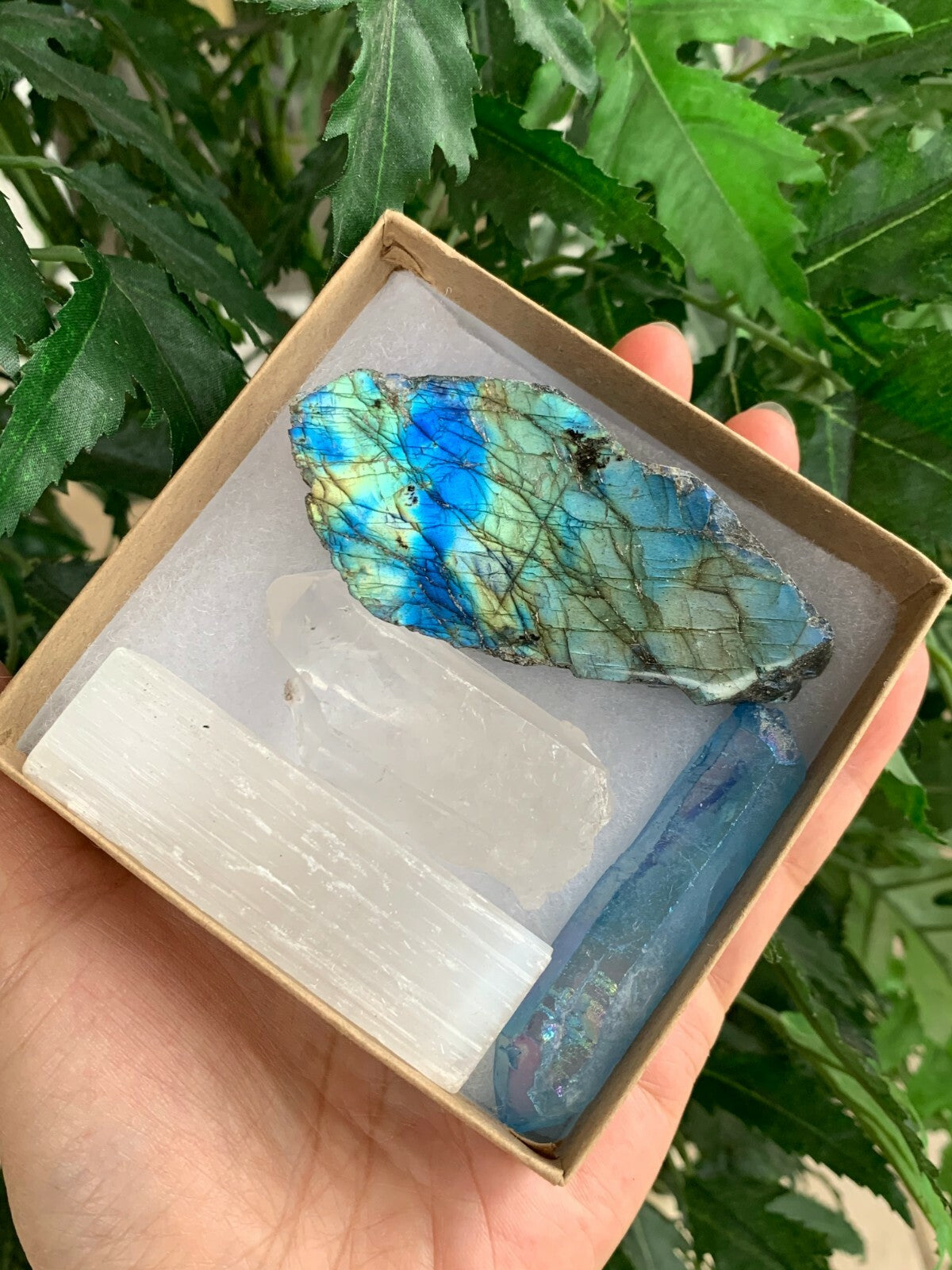 Premium Crystals & Healing Stones Set for New Beginnings, Meditation, Protection