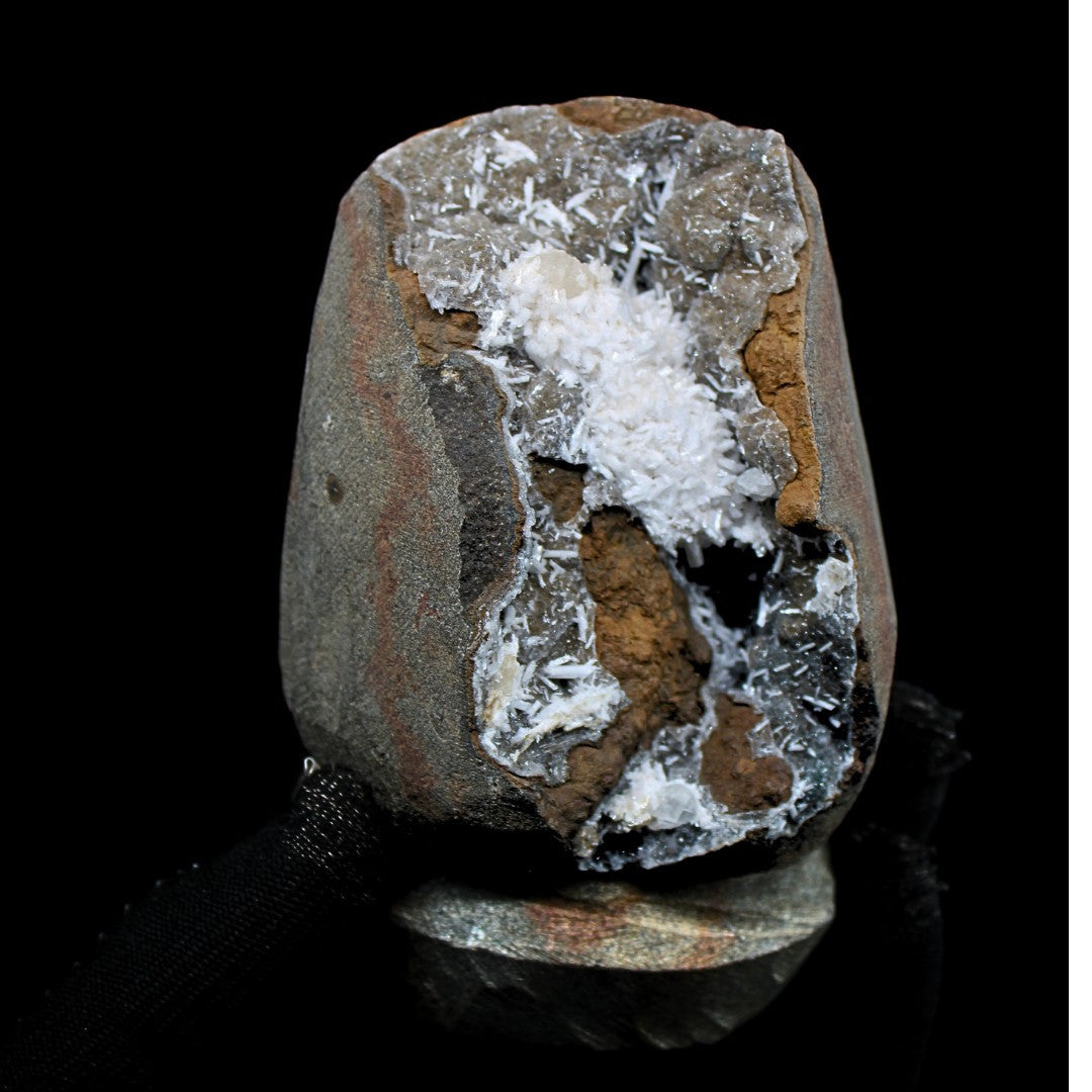 Rare Standing Scolecite Spray 680g Large Mineral Specimen Zeolite India