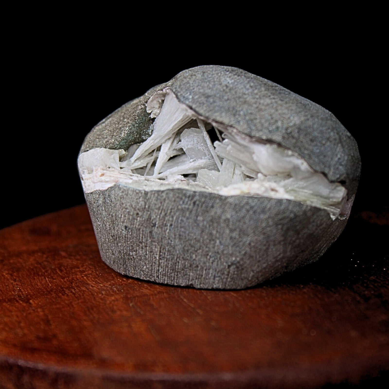 Scolecite Geode 110g 6x5.4cm Natural Crystal India Healing Mineral Gift