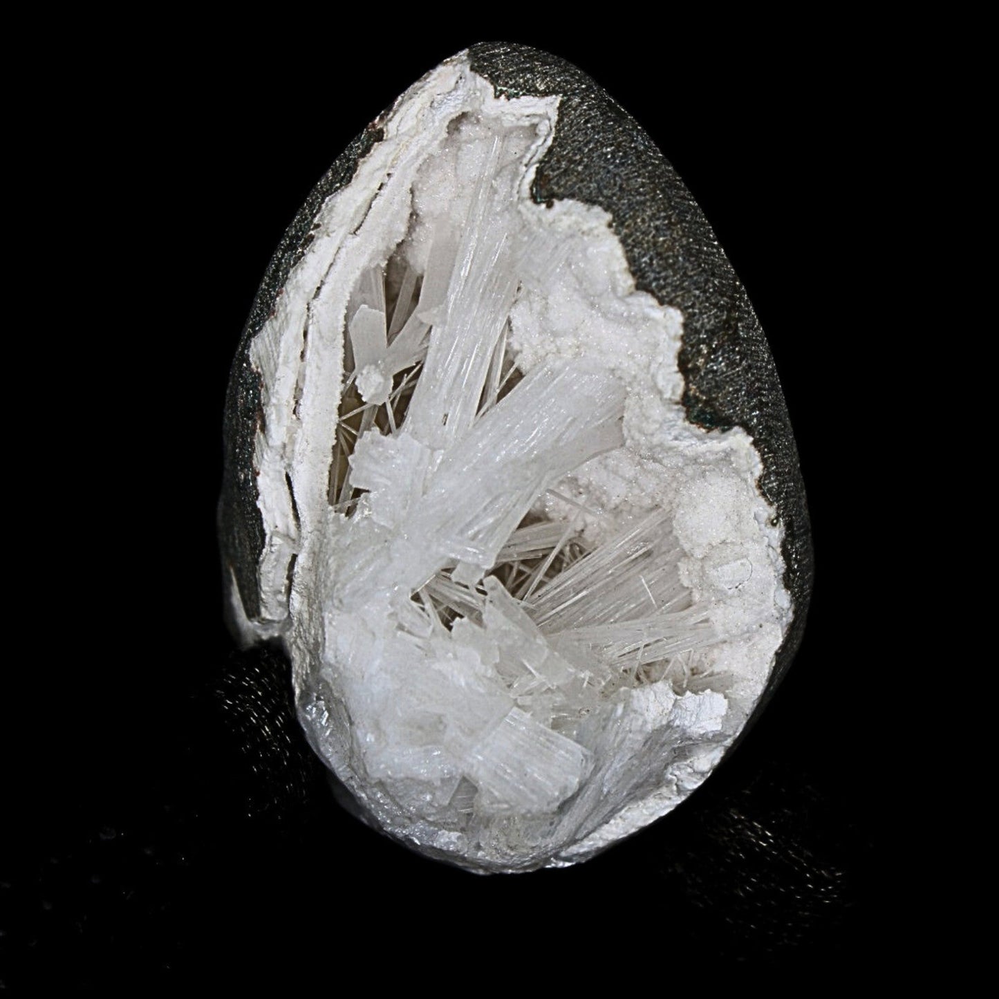 Beautiful Scolecite Geode 136g Natural Zeolite Mineral Specimen from India