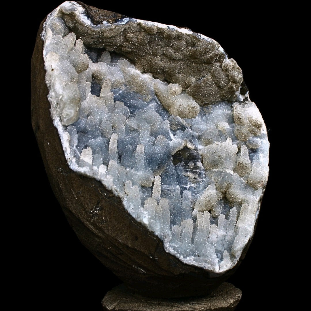 Chalcedony Geode Healing Cluster 4.64 lbs 19x13 cm Natural Crystal Specimen