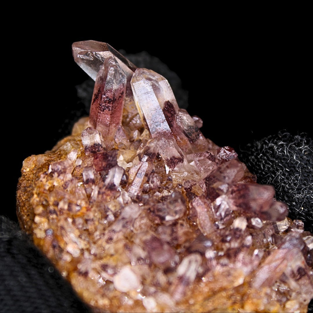 Phantom Clear Quartz 24g 5x4 cm Mini Natural Crystal