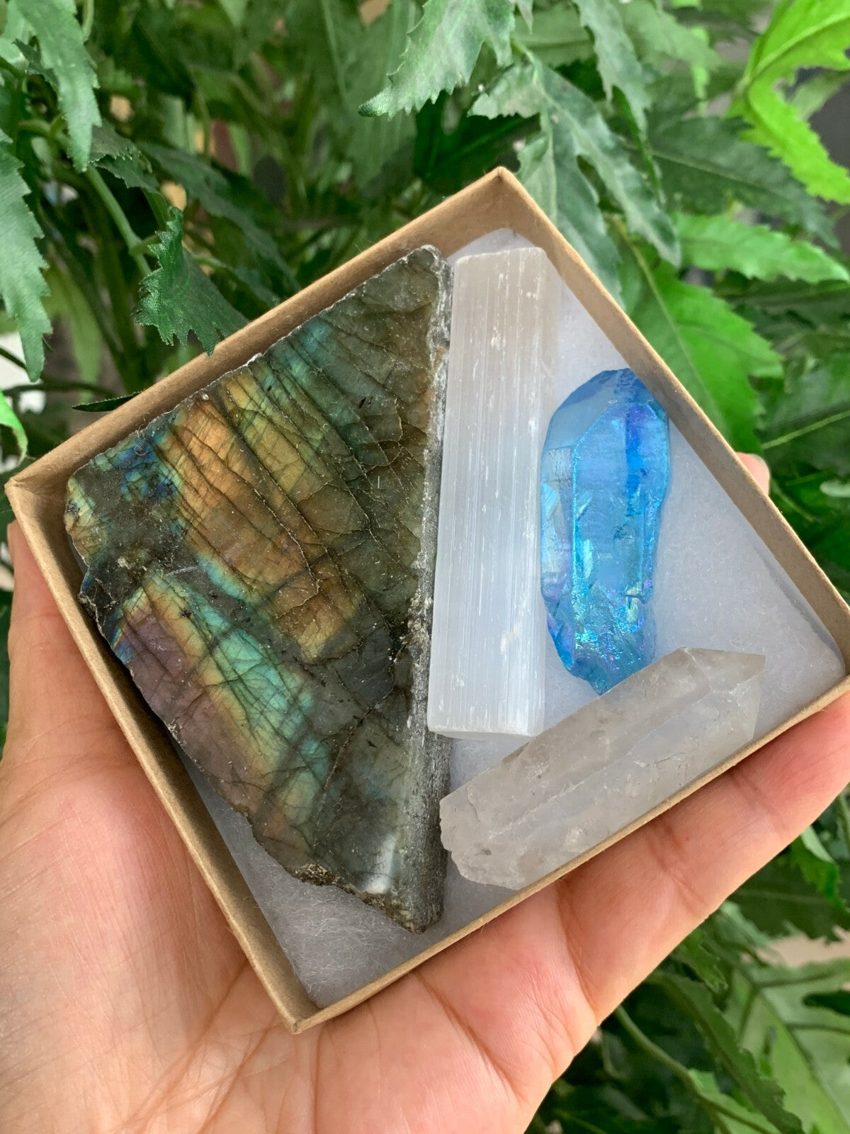 Premium Crystals & Healing Stones Set for New Beginnings, Meditation, Protection