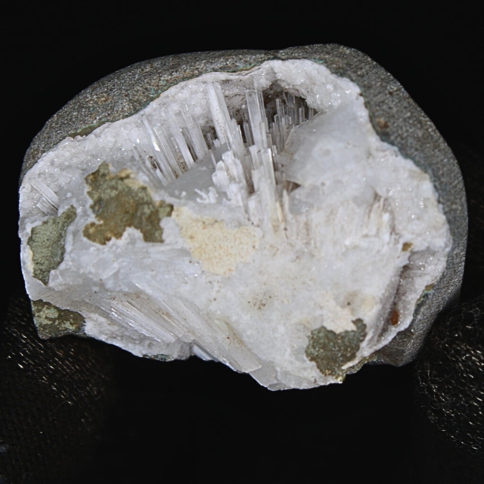 Scolecite Geode 65g 5x3cm Natural Mineral India Rare Healing Crystal