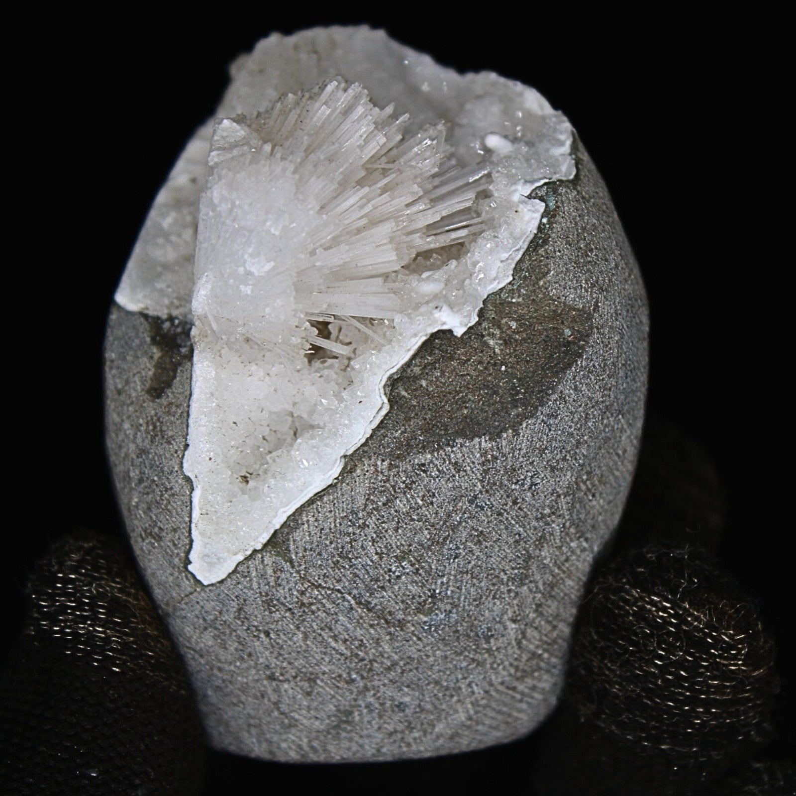 Scolecite Geode 160g 6x4.5cm Natural Healing Mineral Specimen from India