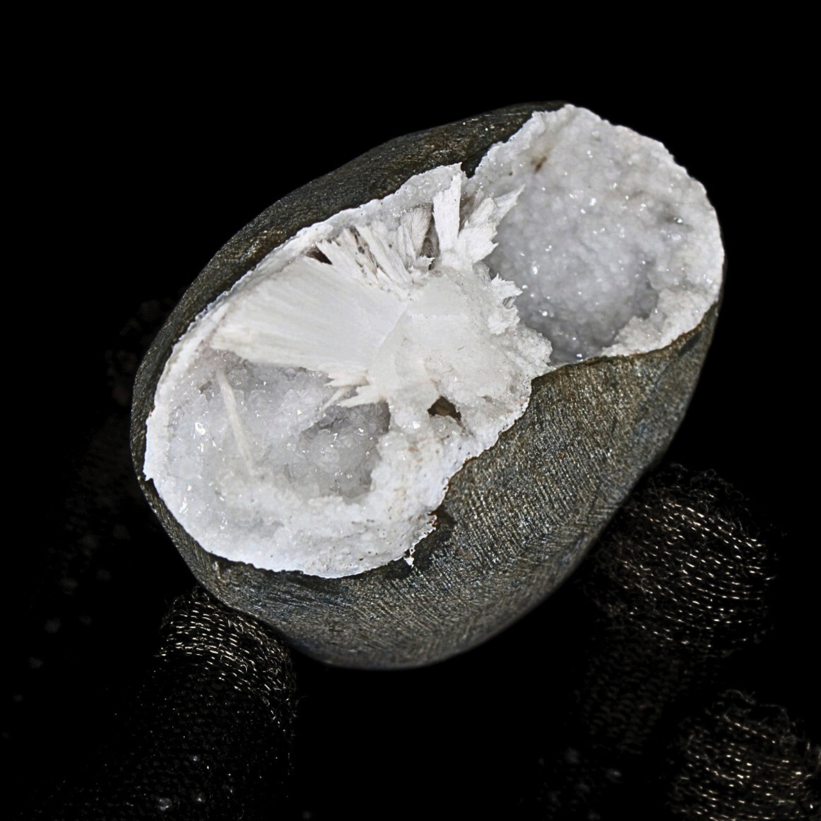 Scolecite Geode 148g 6x5cm Natural Calm Energy Stone for Chakra & Reiki