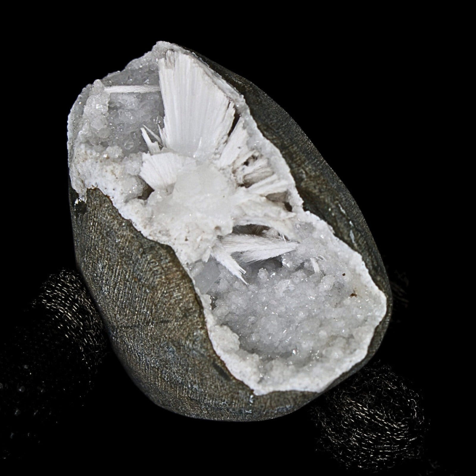 Scolecite Geode 148g 6x5cm Natural Calm Energy Stone for Chakra & Reiki