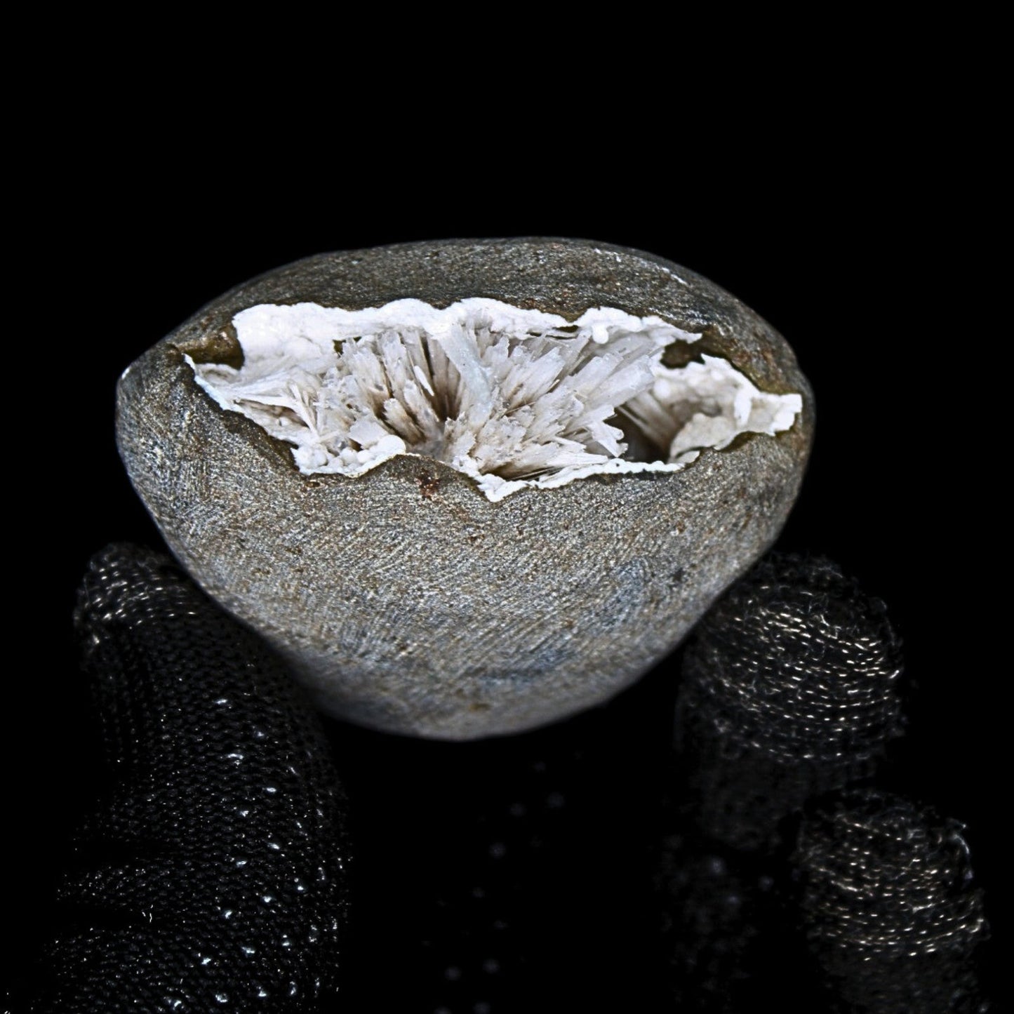 115g Scolecite Geode Natural Radiating Crystal Mineral India