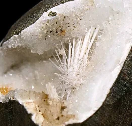 Natural Scolecite Spray Geode – 135g – Zeolite Crystal from India 🇮🇳