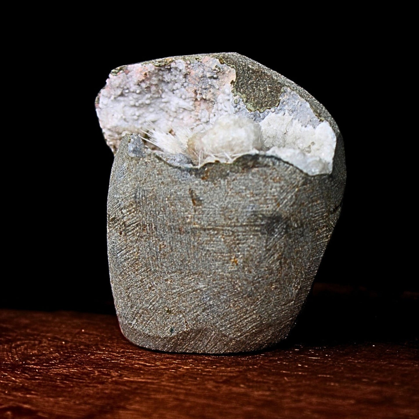 Scolecite Geode 118g Natural Reiki Stone for Calm Meditation Energy