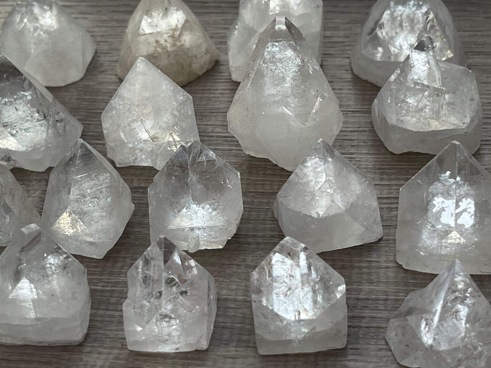 Large Apophyllite Tips & Points – Natural Apophyllite Pyramids Small - large (3g - 90g)