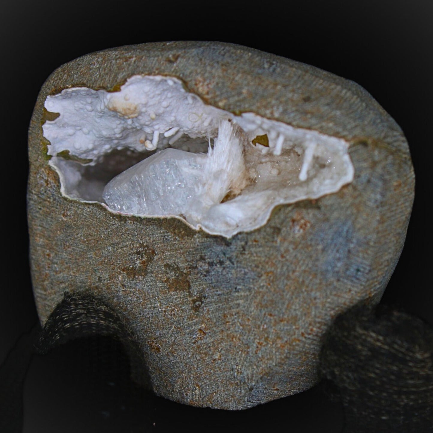 Stunning Scolecite Geode Healing Cluster – 6x5.3cm Natural High Vibration 165g