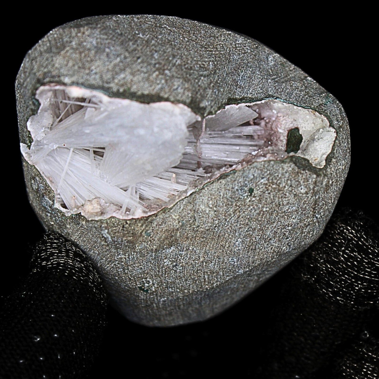 Healing Scolecite Geode 172g Natural Crystal Cluster for Meditation India