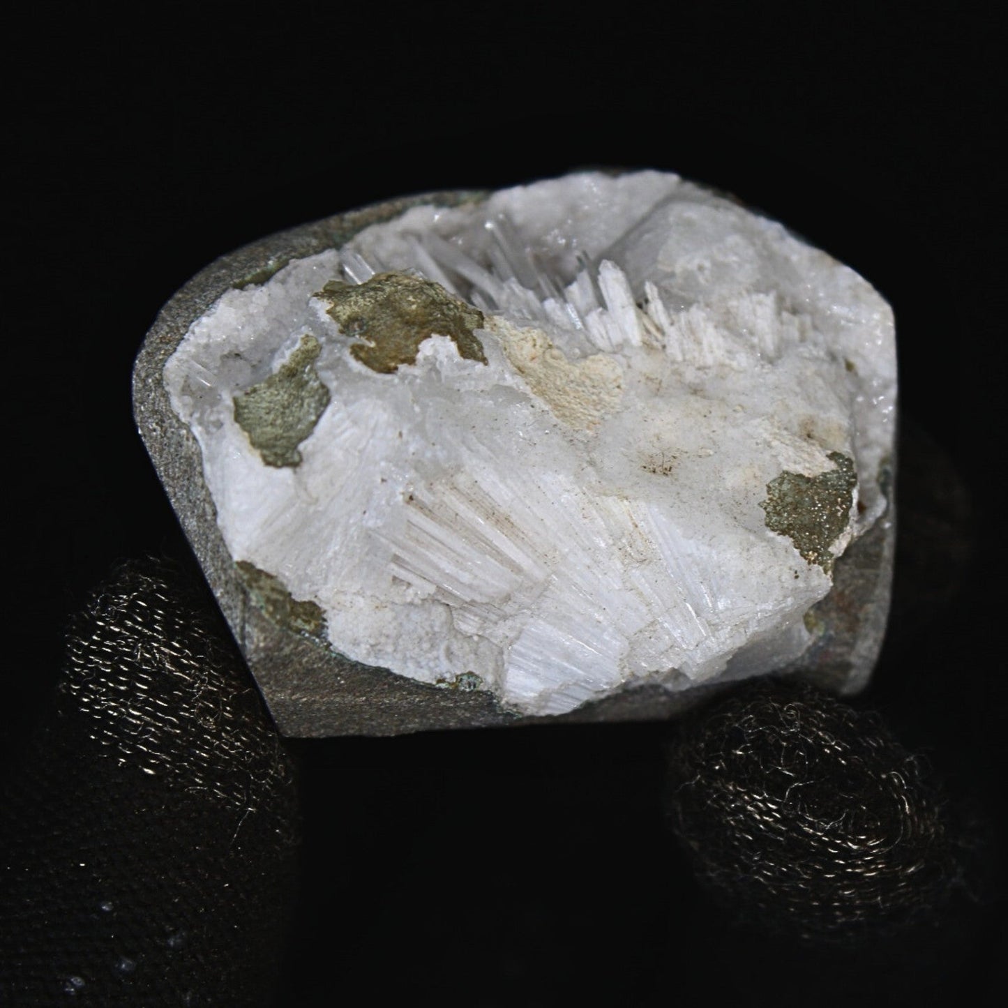 Scolecite Geode 65g 5x3cm Natural Mineral India Rare Healing Crystal