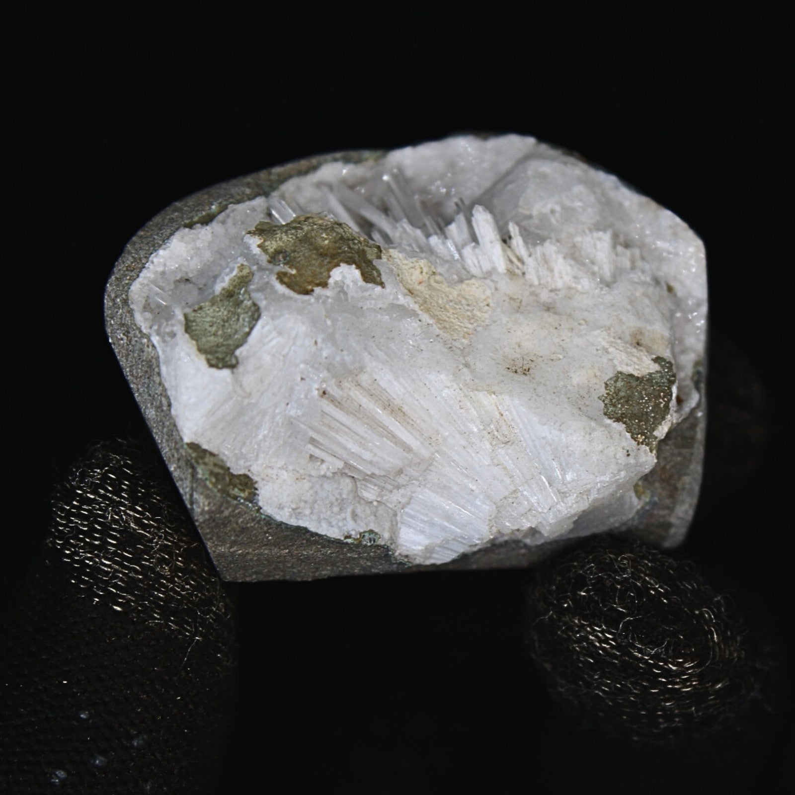 Scolecite Geode 65g 5x3cm Natural Mineral India Rare Healing Crystal