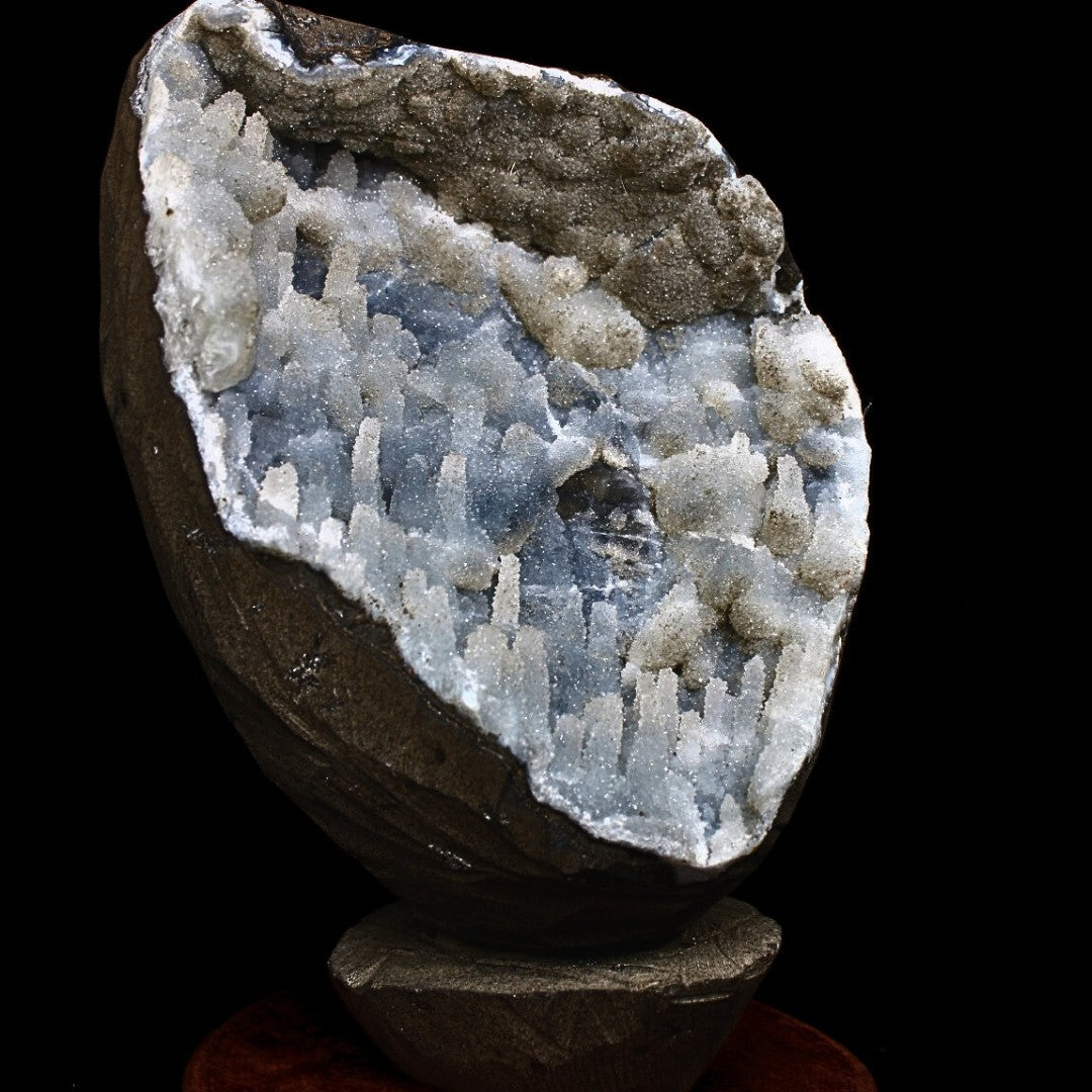 Chalcedony Geode Healing Cluster 4.64 lbs 19x13 cm Natural Crystal Specimen