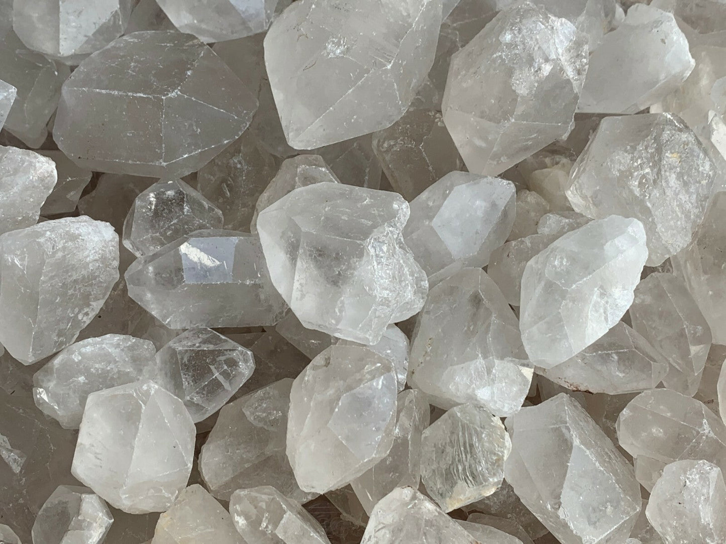 Natural Clear Quartz Crystal Points 1 to 3 Inches, Wholesale Bulk Lot
