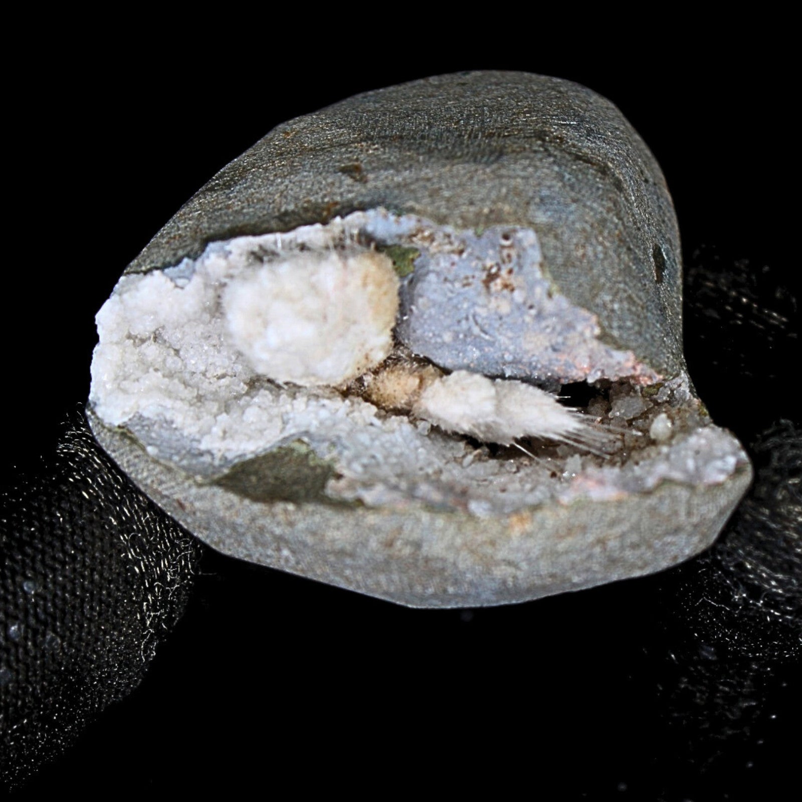 Scolecite Geode 118g Natural Reiki Stone for Calm Meditation Energy