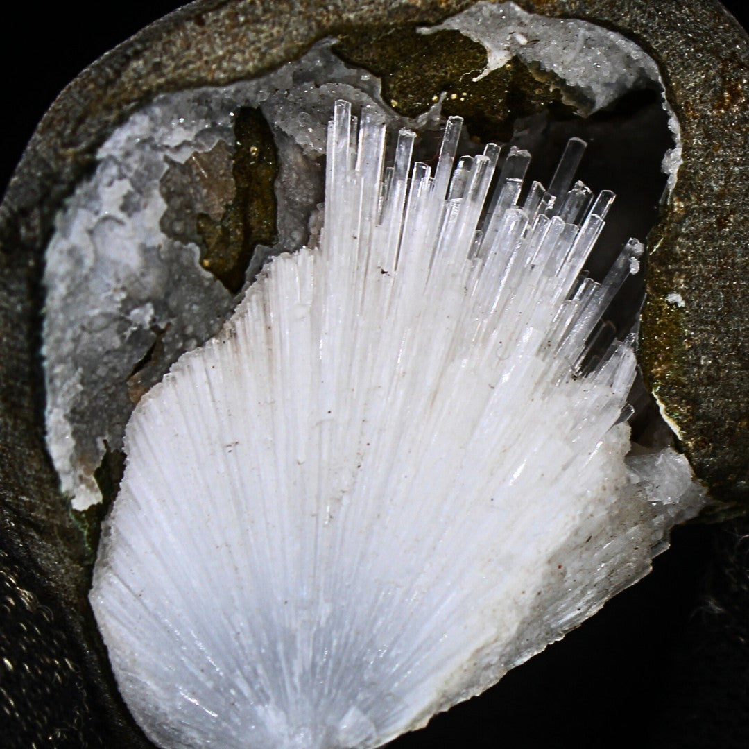 Scolecite Geode 90g High-Vibe Reiki Healing Crystal Chakra Energy Stone