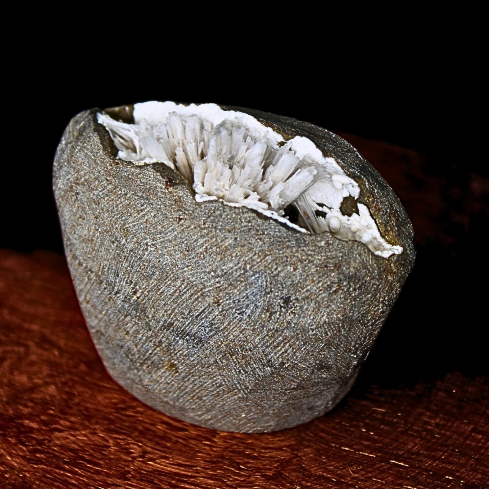 115g Scolecite Geode Natural Radiating Crystal Mineral India